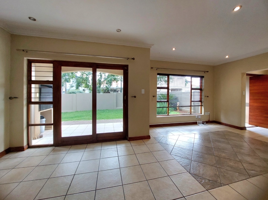 3 Bedroom Property for Sale in Gateway Manor North West